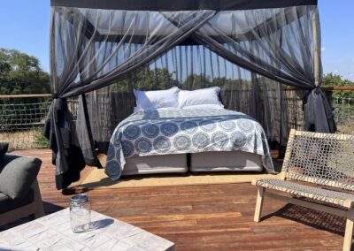 Chikunto outdoor bed