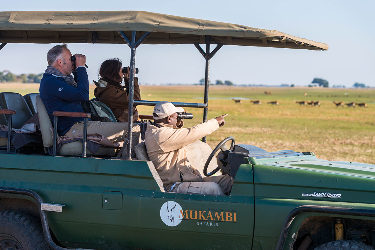 mukambi safari guides and guests