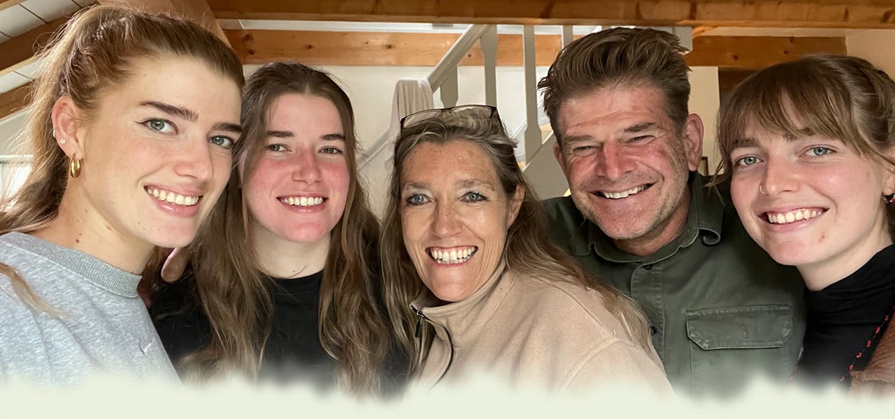 about-us-page-new-header-2 mukambi safari family picture